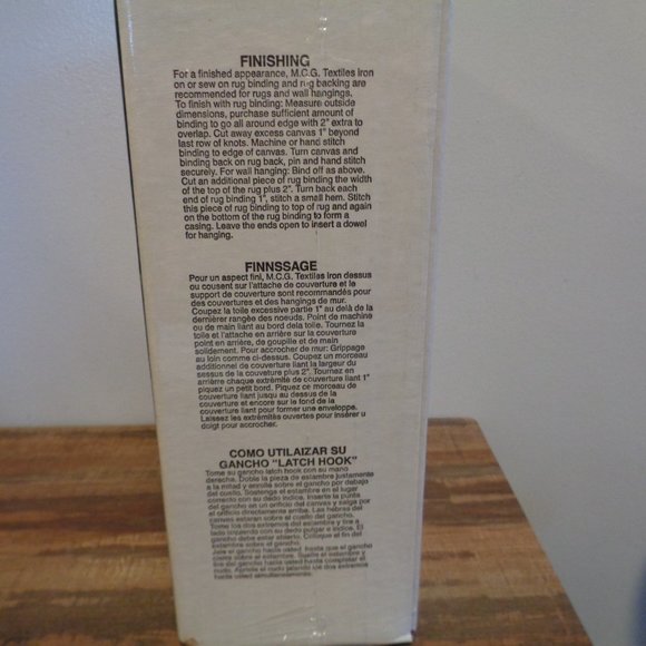 Graph N' Latch Red Floral Geometric Rug Kit NIB - Picture 4 of 9